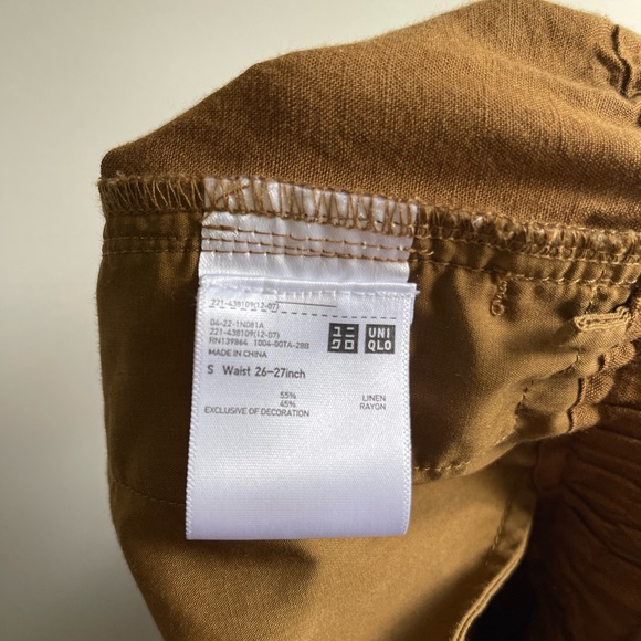 JW ANDERSON x UNIQLO Linen-blend Tuck Shorts - Picture 4 of 6